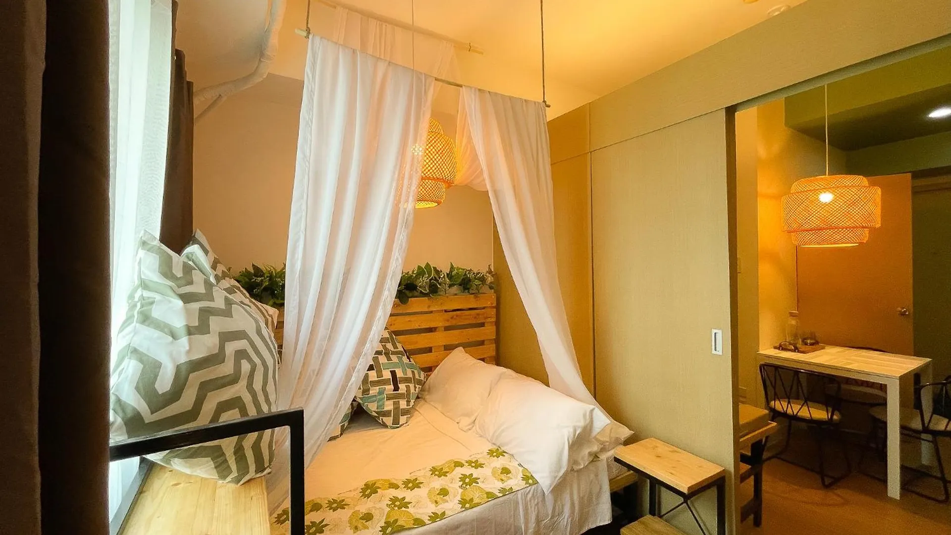 Houzz 845 By Houzztelity Aparthotel Manila