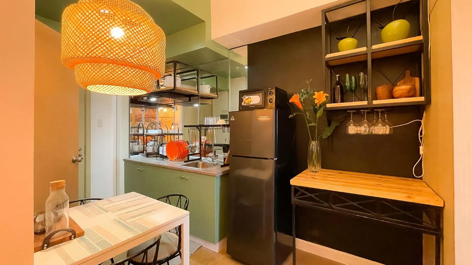 Houzz 845 By Houzztelity Aparthotel Manila Philippines