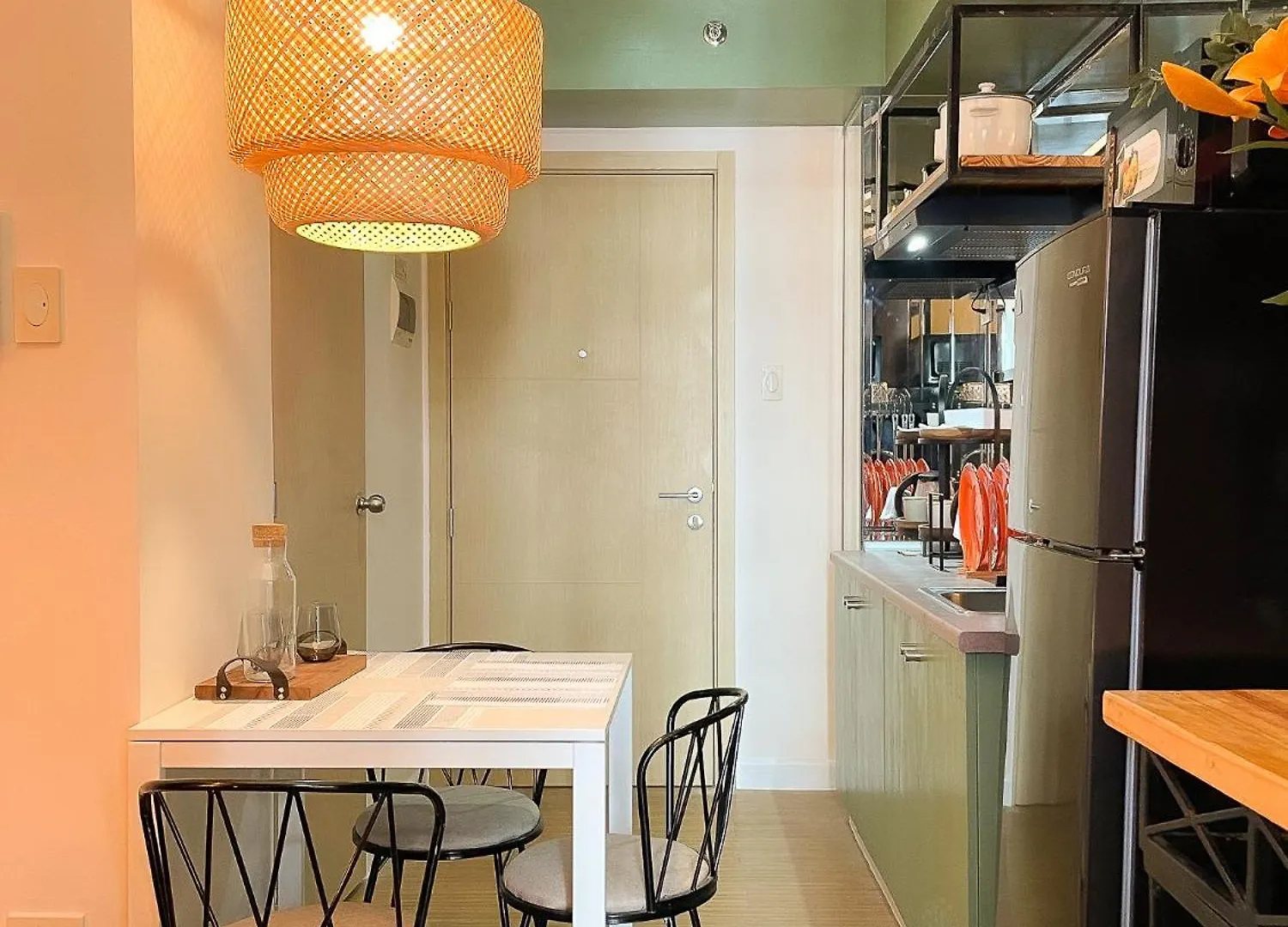 Houzz 845 By Houzztelity Aparthotel Manila