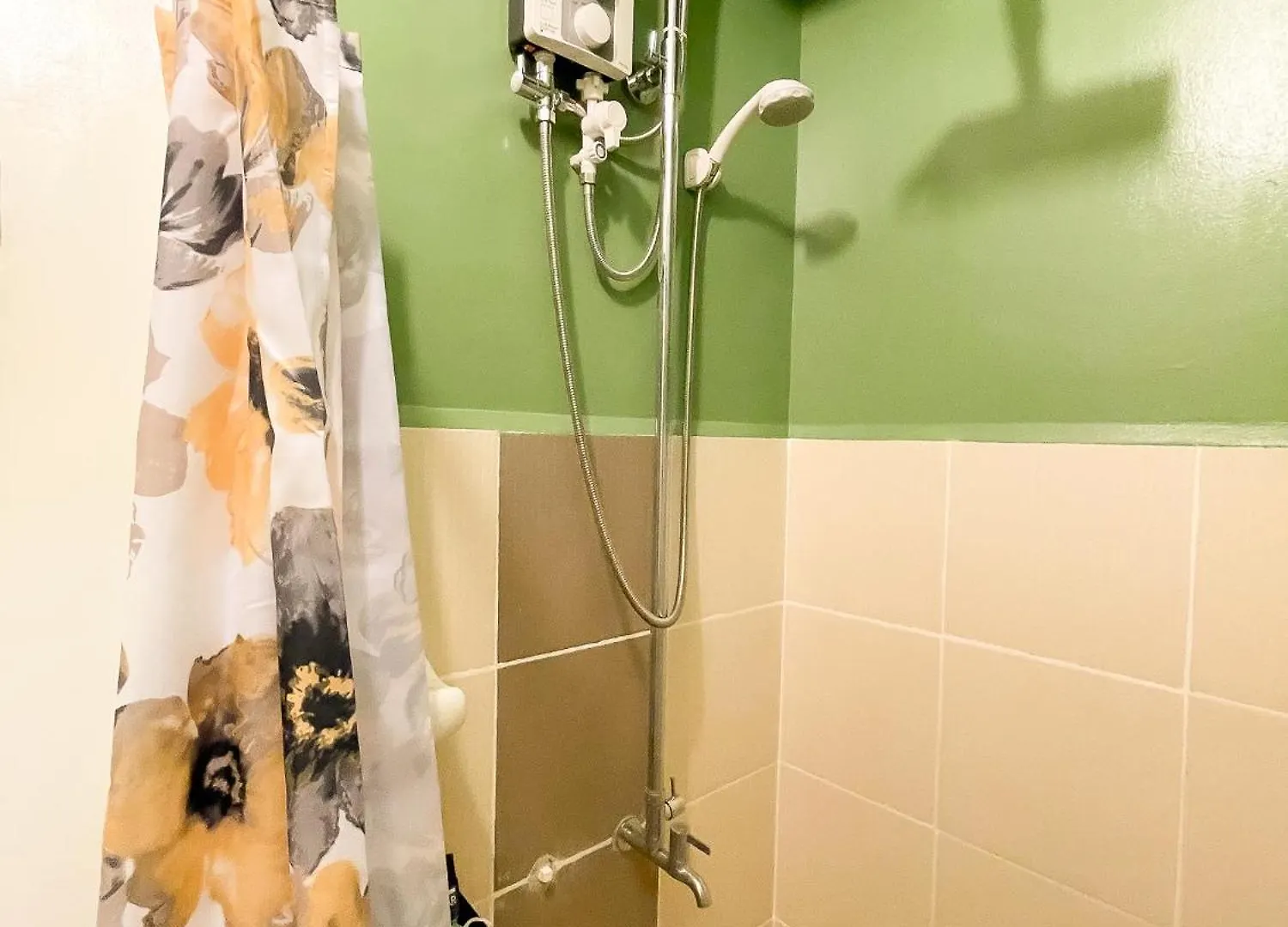 Houzz 845 By Houzztelity Aparthotel Manila